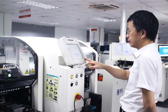 宝安日报报道：旺财28公司顾伟 三十载初心不改 深耕LED显示屏研发