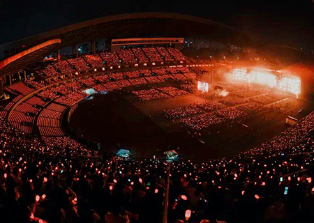 旺财28透明屏闪耀周杰伦张韶涵演唱会和GETshow展！